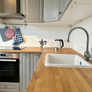 https://imperium-flats-80m2-balcony-free-netflix.vienna-besthotels.com